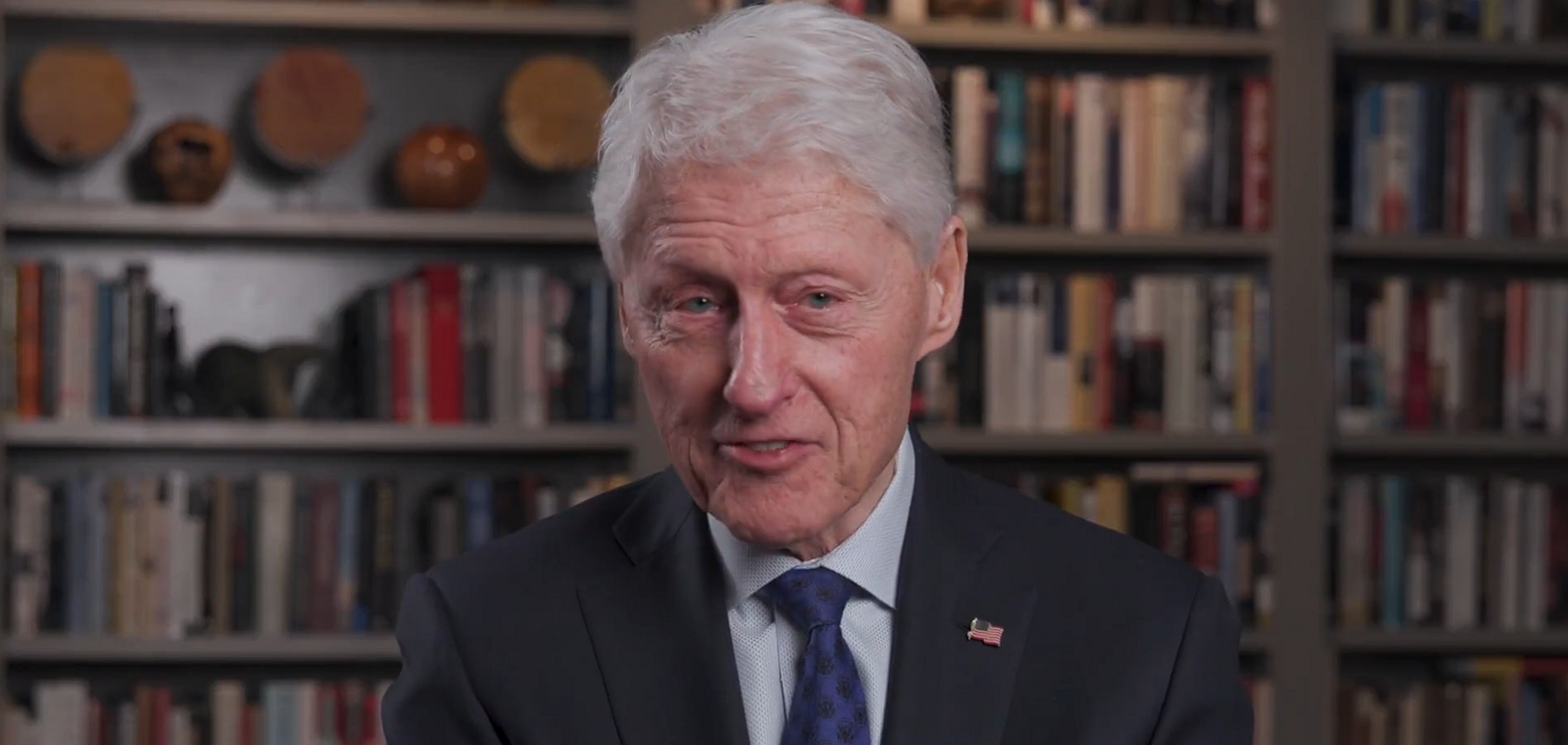 'Должен сказать кое-что личное': Билл Клинтон дал показания в Конгрессе США по делу Эпштейна