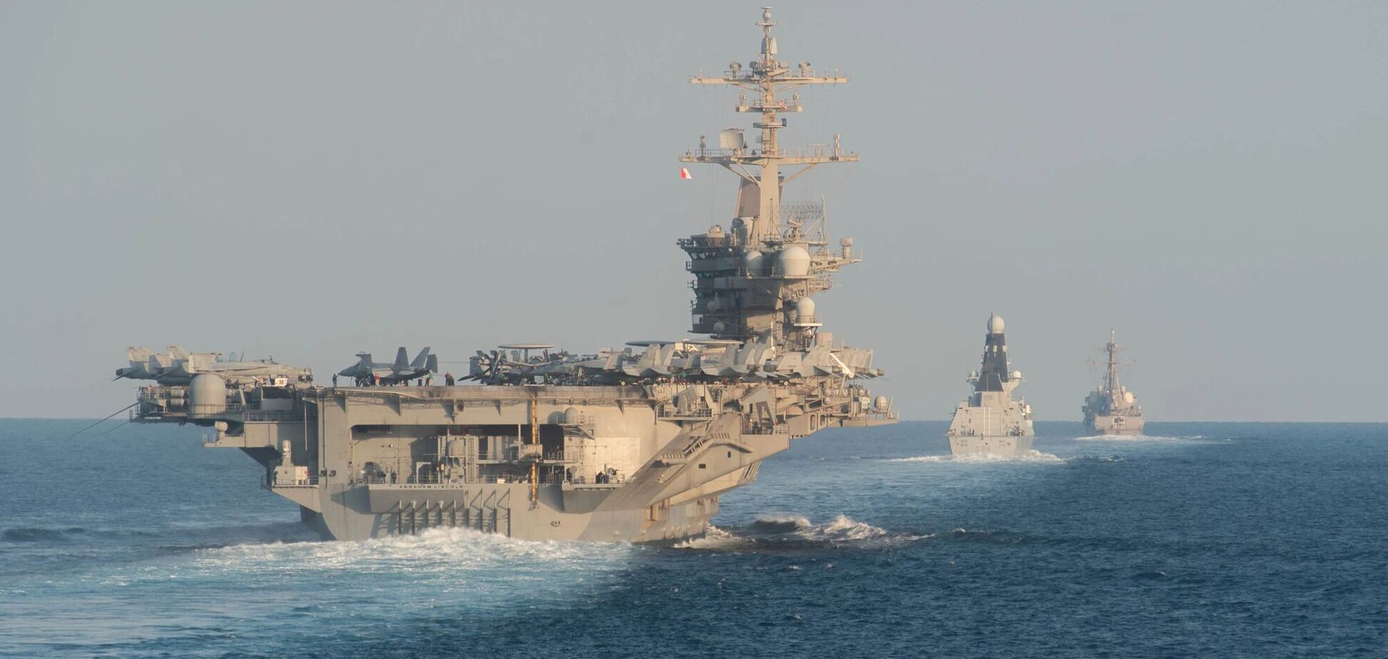 США збили іранський 'Шахед' поблизу свого авіаносця в Аравійському морі: що відбувається