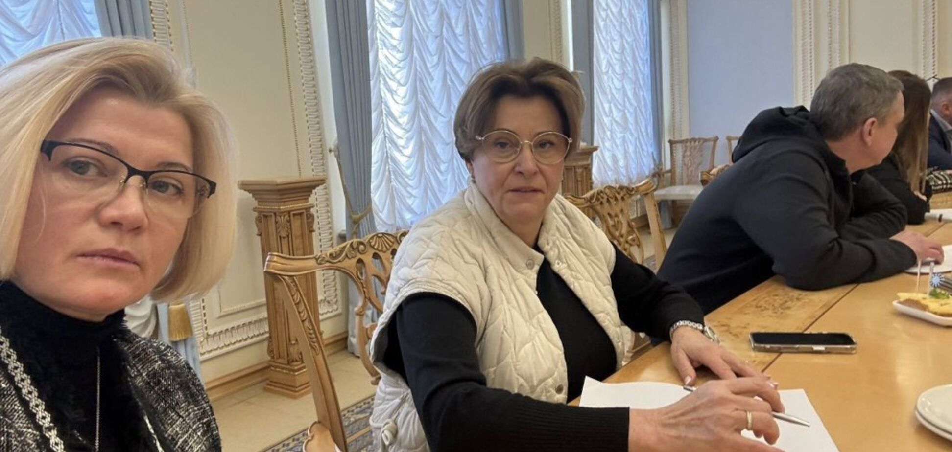 Пенсії ВПО та соцвиплати розблоковано: в 'ЄС' повідомили про результат жорсткої розмови з урядовцями