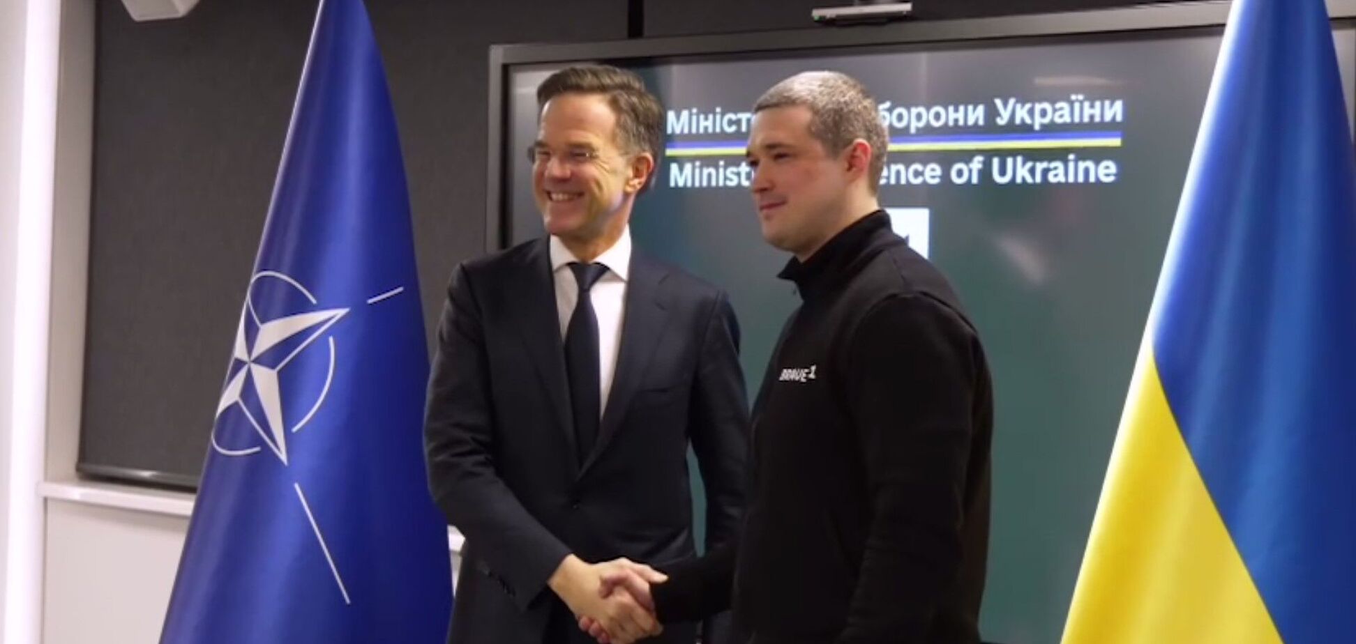 ПВО и вооружение: Федоров и Рютте согласовали приоритеты поддержки накануне 'Рамштайна'. Видео