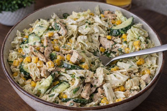 Вкусный майонезный салат с пекинской капустой: делимся простым рецептом