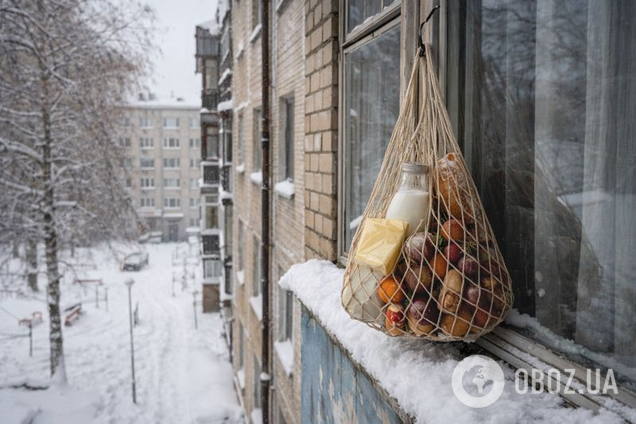 Навіщо в СРСР взимку вішали авоськи за вікном: є практичне пояснення
