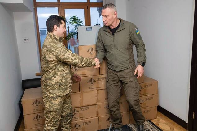 Київ передав бійцям 50 переносних зарядних станцій, – Кличко