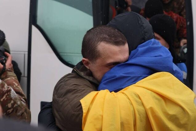 15 звільнених з полону українців були засуджені у Росії до довічного ув'язнення: в Коордштабі розповіли подробиці. Відео