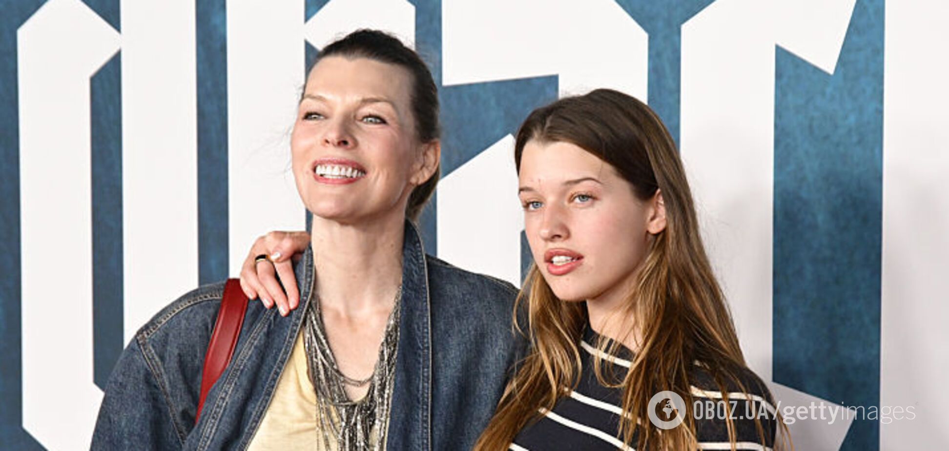 Уродженка України Мілла Йовович вперше за довгий час вийшла на червону доріжку з донькою, яка росте її копією. Фото