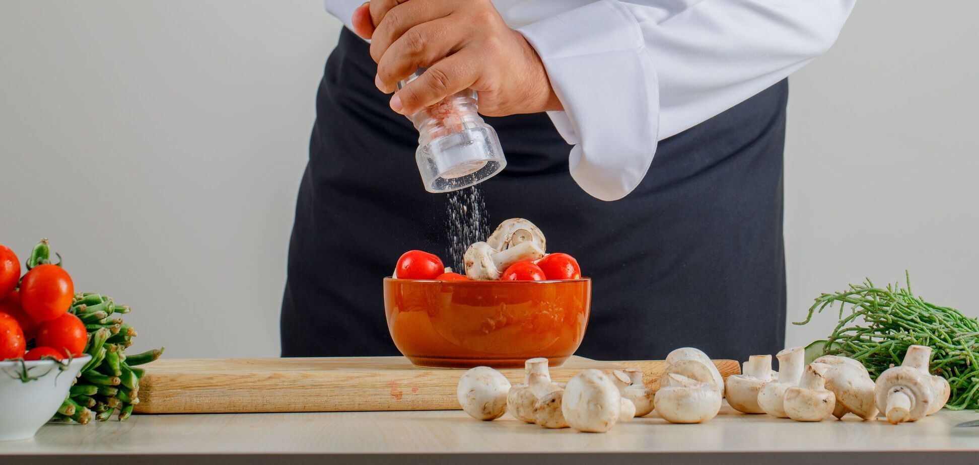 Соль против талии: как натрий незаметно заставляет нас есть больше