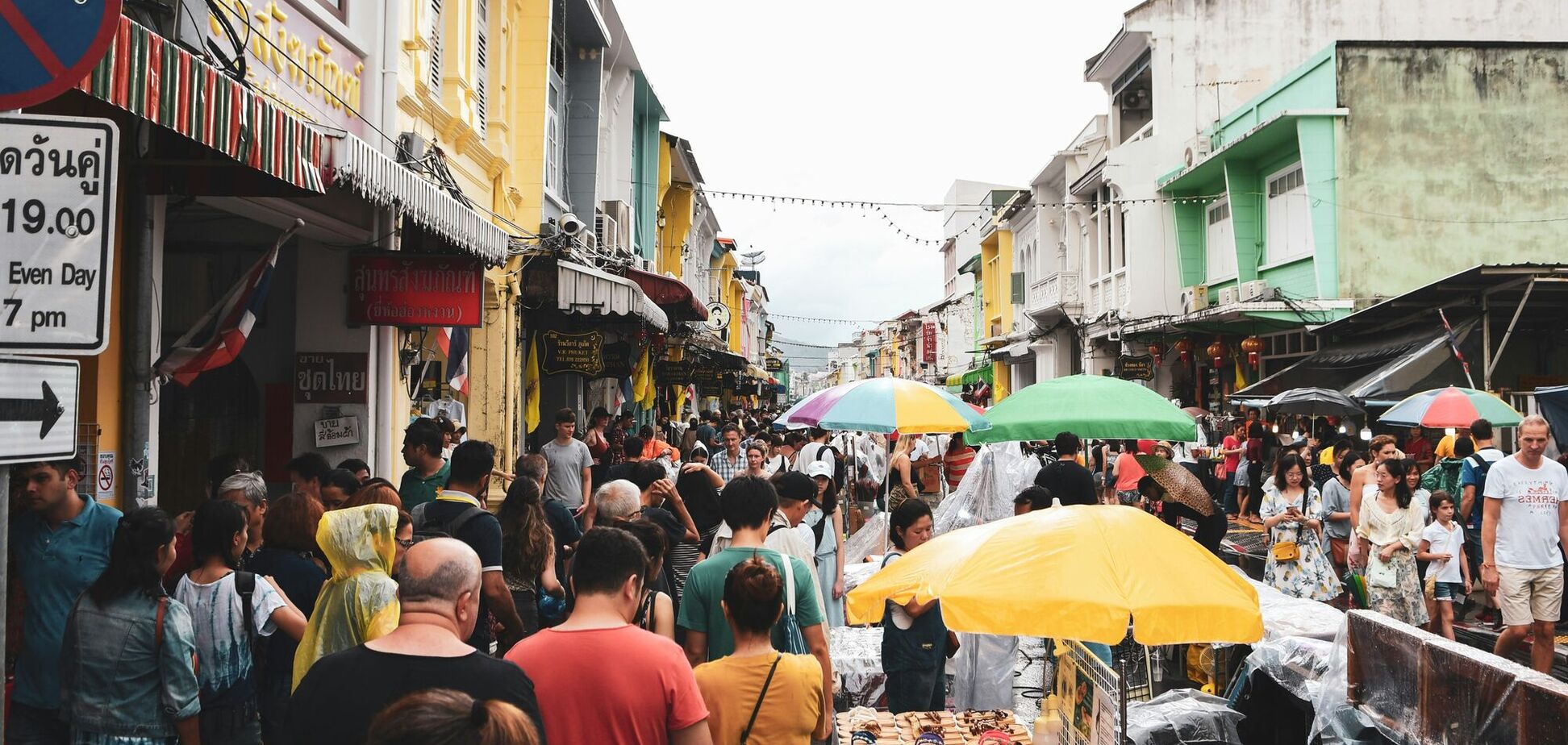100 туристов на одного жителя: какой курорт самый переполненный в мире