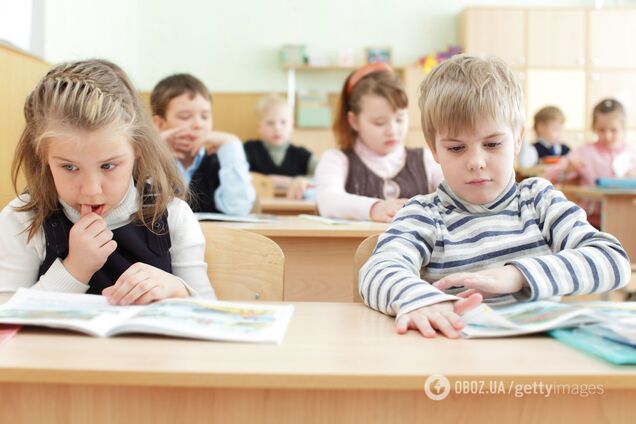 'Это преступление во время войны'. Решение правительства уменьшить часы на изучение украинского языка в начальной школе возмутило украинцев