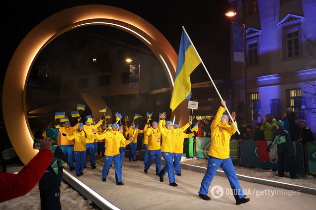 Яркий выход Украины на открытии Олимпиады-2026: флаг несли дочь военного и первый в истории скелетонист страны. Видео