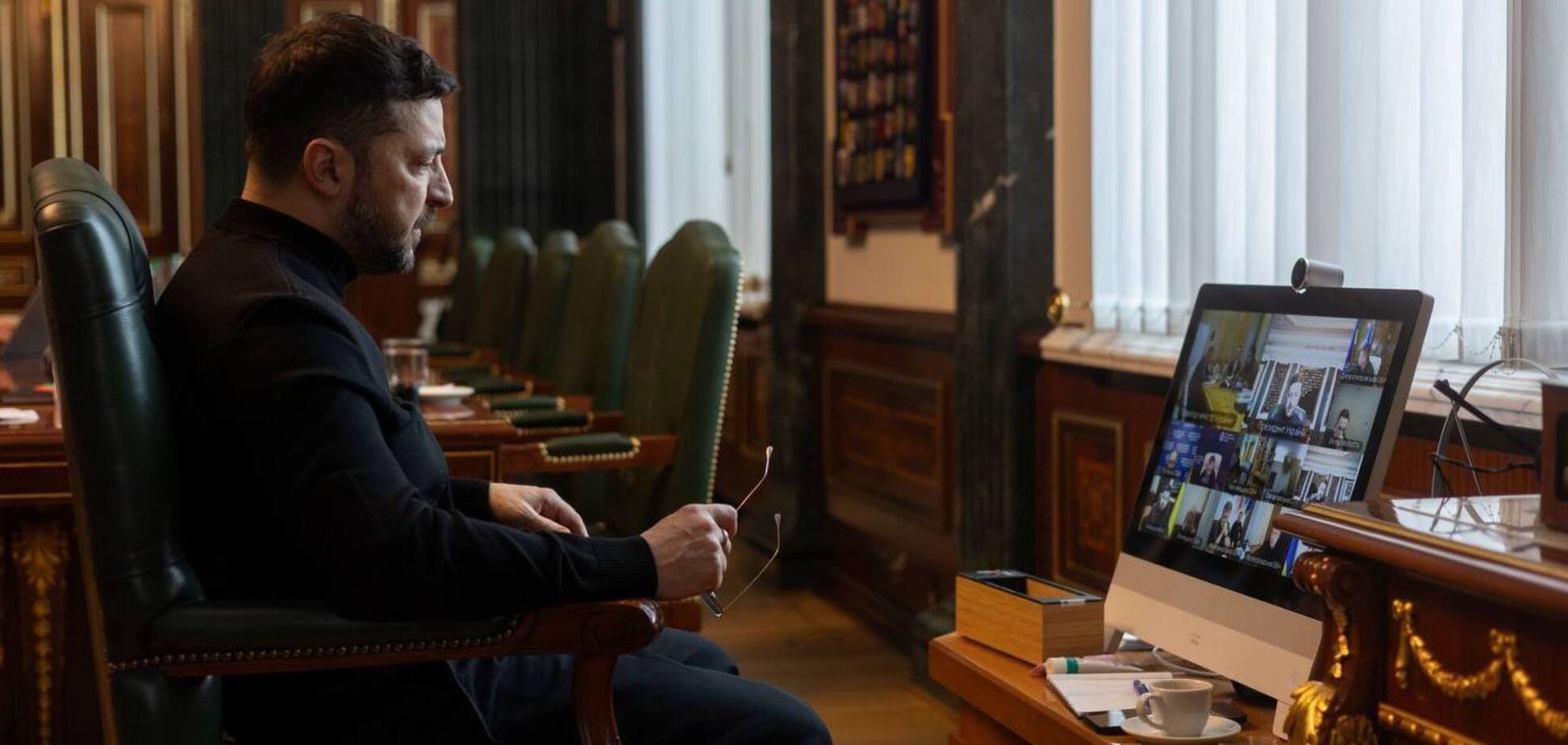 'Считаю неудовлетворительной работу Воздушных сил в части регионов': Зеленский провел селектор и дал поручение