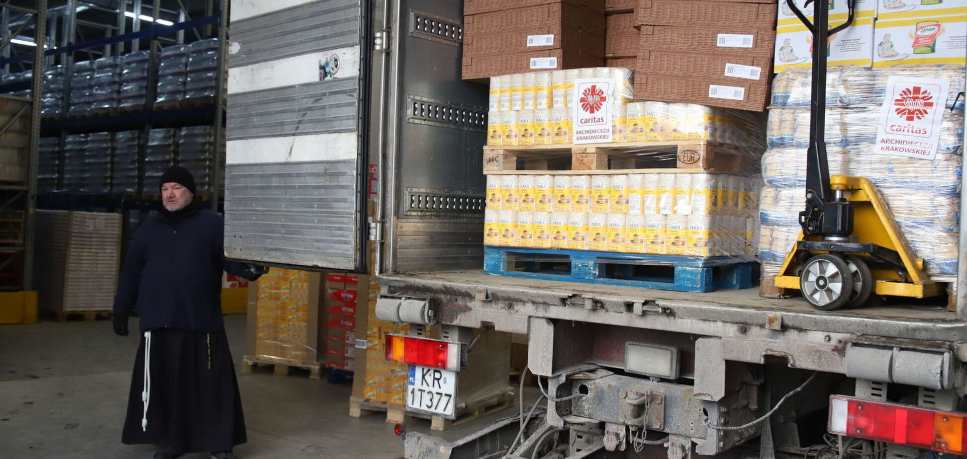 Генераторы, обогреватели и деньги для Киева: глава УГКЦ поблагодарил Польшу за помощь. Фото