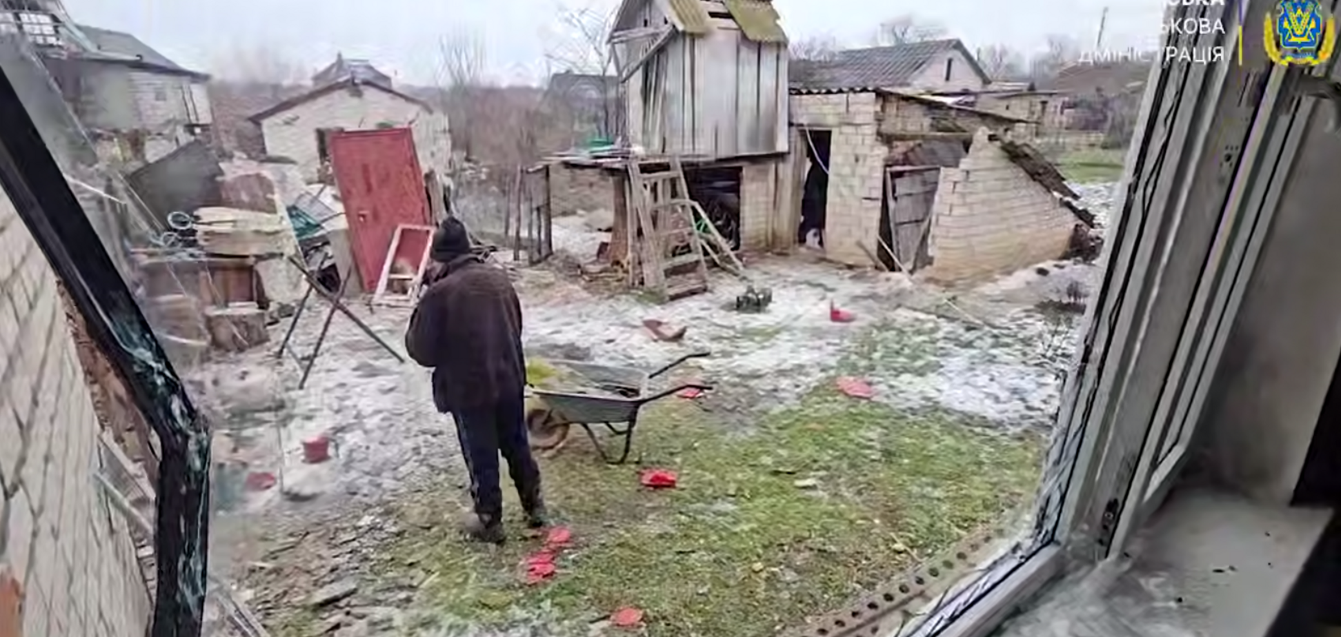 Чернобаевка оказалась под ударами РСЗО врага: повреждены десятки домов. Видео