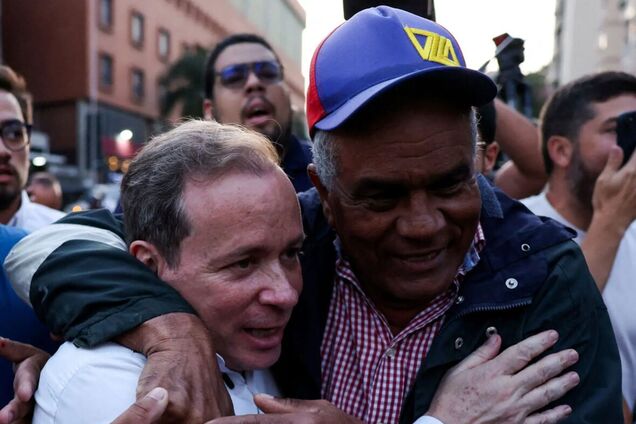 У Венесуелі звільнили з-під варти десятки ключових опозиційних діячів: що відомо