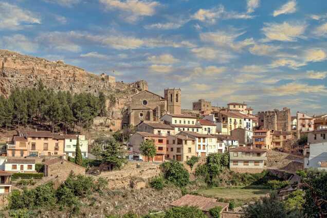 Туристам посоветовали невероятное село в Испании: о нем мало кто знает