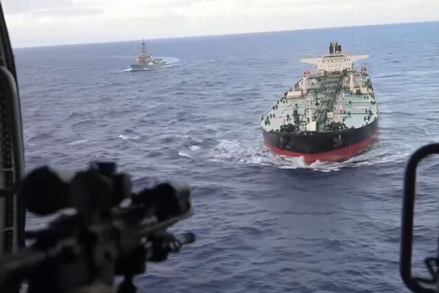 Военные США перехватили еще один танкер теневого флота России: что известно. Видео