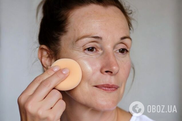 Як наносити тональний на шкіру зі зморшками: поради професіонала