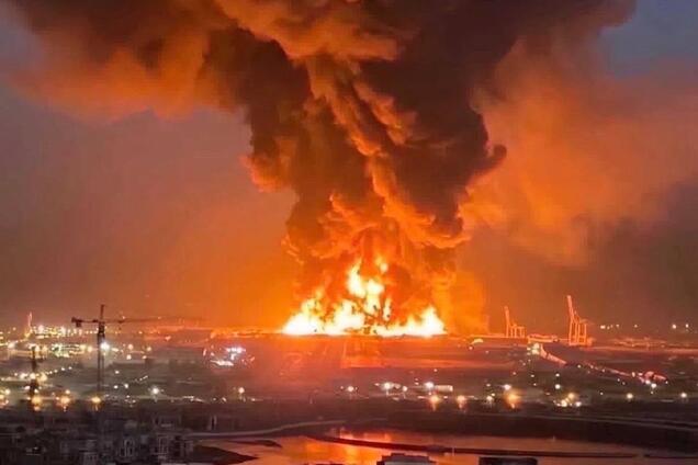 Іран атакував 'Шахедами' американську військову базу в Іраку: пожежу видно здалеку. Фото і відео