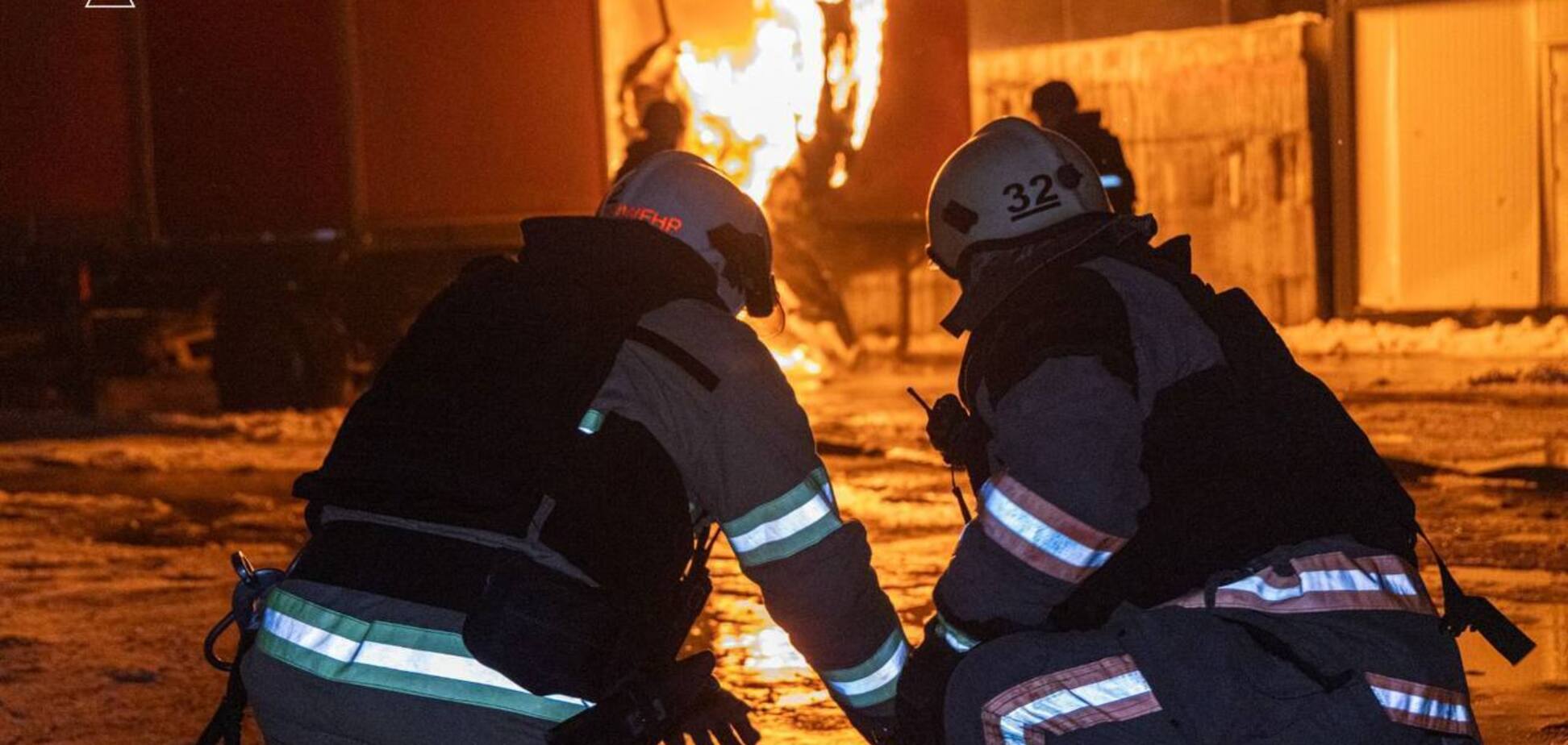 Враг коварно ударил по Харькову: есть попадания по парку, админзданию и общежитию