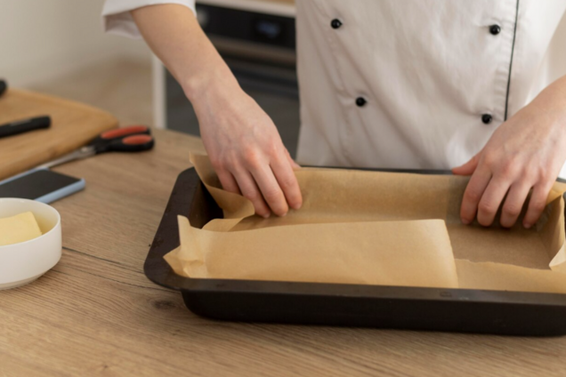 Яка форма для випікання краща – металева чи скляна: кухарі пролили світло