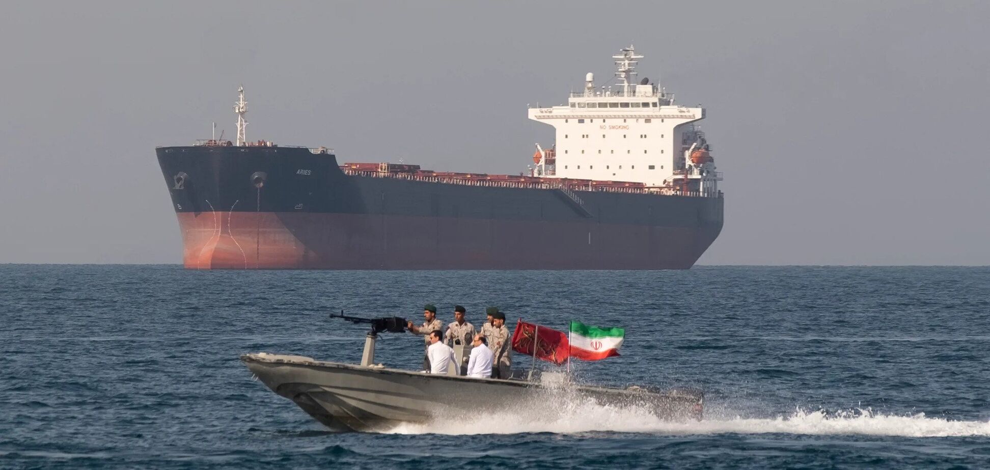 Проход через Ормузский пролив: Иран выдвинул жесткое условие для Европы и соседей