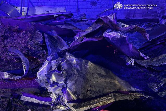 Россия атаковала Днепр: повреждены дом и банк, среди пострадавших 12-летний мальчик. Фото и видео