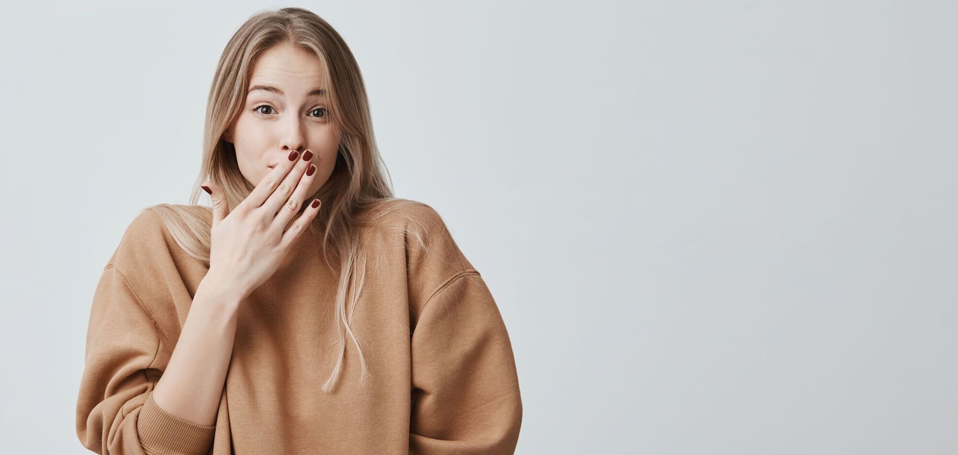 Забудьте о задержке дыхания и питье воды: этот гениальный трюк останавливает икоту за 10 секунд