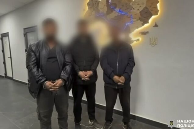 На Закарпатті група чоловіків з палицями напала на військових ТЦК: поліція повідомила про затримання. Відео