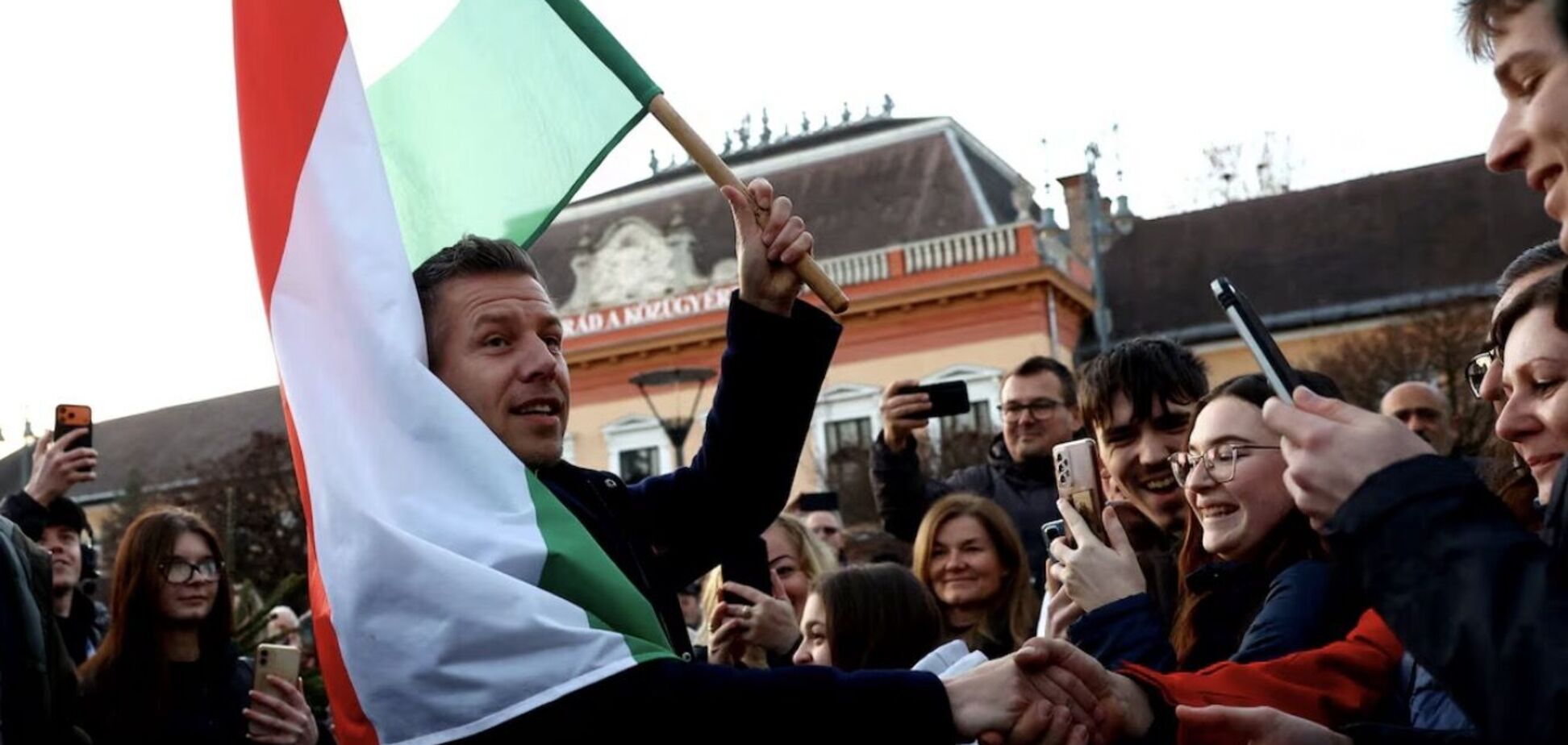 Відрив змінився: що показали опитування за місяць до парламентських виборів в Угорщині