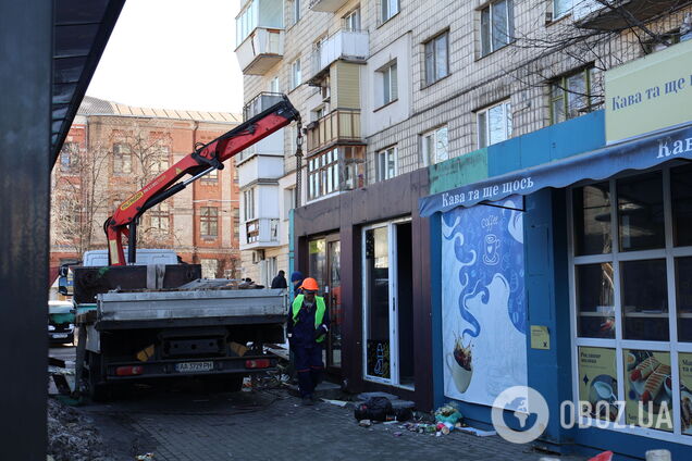 Простояли более 25 лет: в Киеве возобновили масштабный процесс демонтажа МАФов