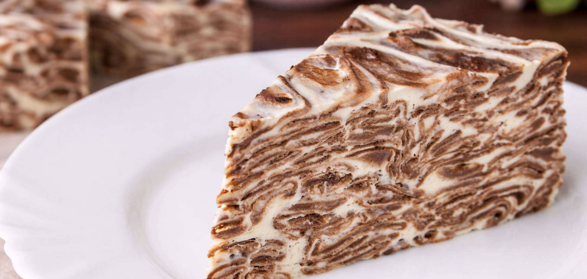 Смачний домашній торт з млинців: випікати не доведеться