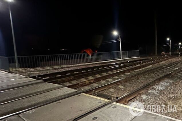 Під Києвом потяг на вокзалі збив на смерть чоловіка. Подробиці трагедії та фото