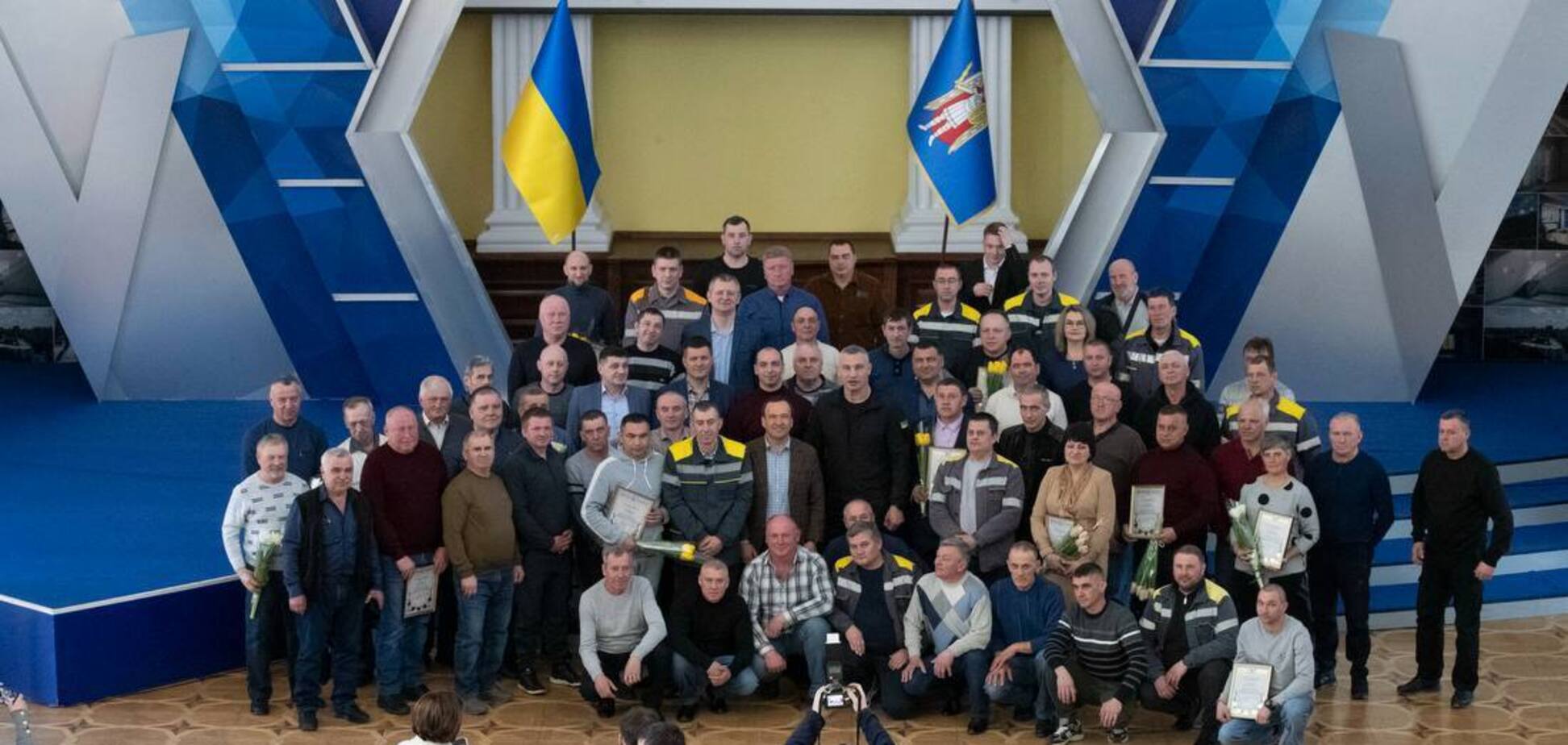 Кличко вручив київським комунальникам 60 відзнак від столиці