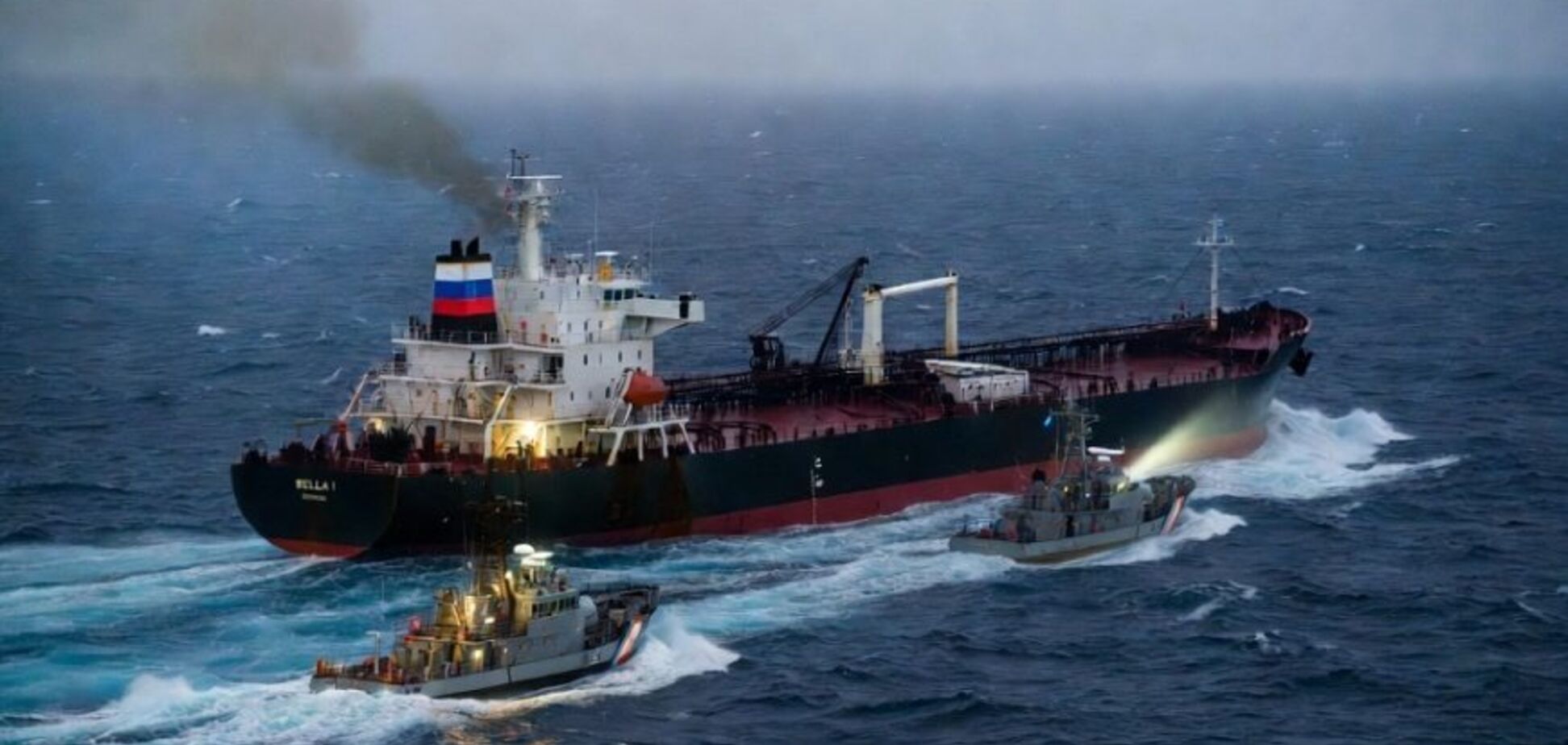 Росія планує збільшити кількість танкерів 'тіньового флоту' під своїм прапором: розвідка розкрила подробиці