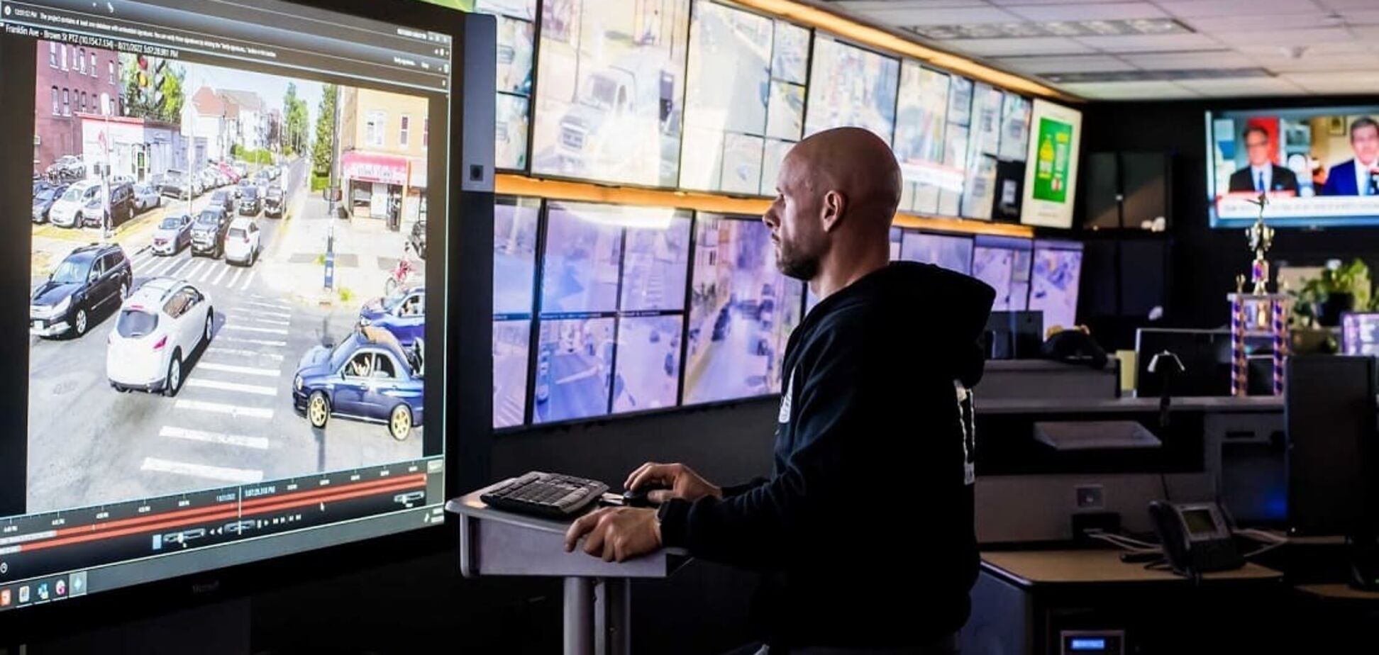 У системах відеоспостереження в РФ знайшли ізраїльське ПЗ, за допомогою якого вистежили і ліквідували Хаменеї: що відомо