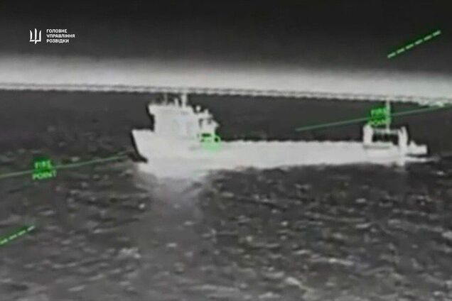 Спецпризначенці ГУР уразили військові судна РФ: спалили 'Славяніна', вгатили по 'Авангарду'. Фото