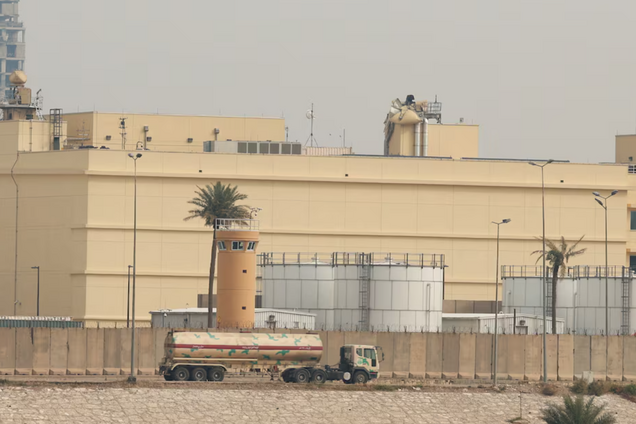 Посольство США в Ираке попало под ракетный удар: подробности и видео