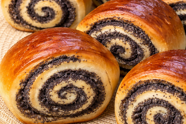 Пухкі солодкі булочки з маком: як приготувати в домашніх умовах