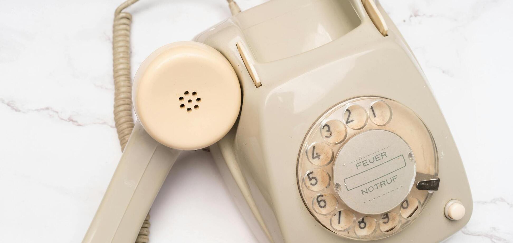 'До голубів не дійдемо': у Росії депутат порадив населенню переходити на стаціонарні телефони. Відео