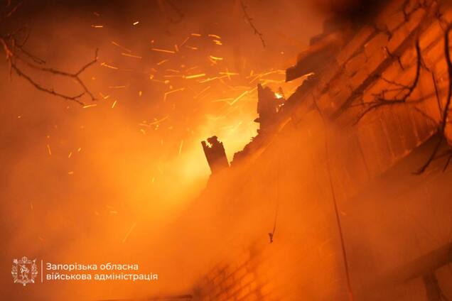 Росія атакувала дронами приватний сектор Запоріжжя: є руйнування, пожежі й поранені. Фото і відео