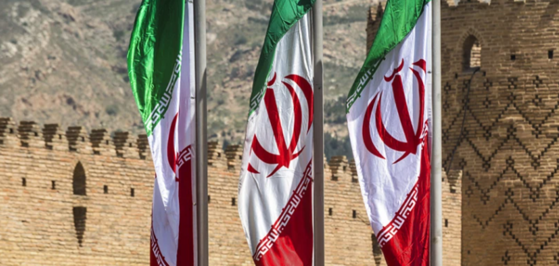 Закодоване повідомлення? У перший день атак США та Ізраїлю на Іран в ефірі з'явилось дивне 'послання'. Відео