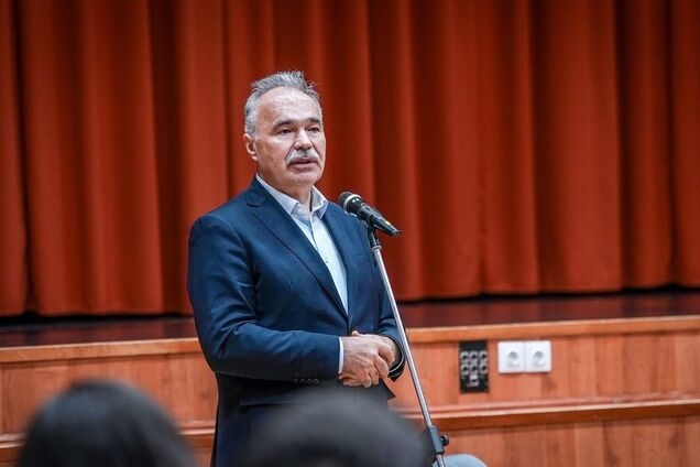 Чому Угорщина просить ЄС послабити обмеження для Росії