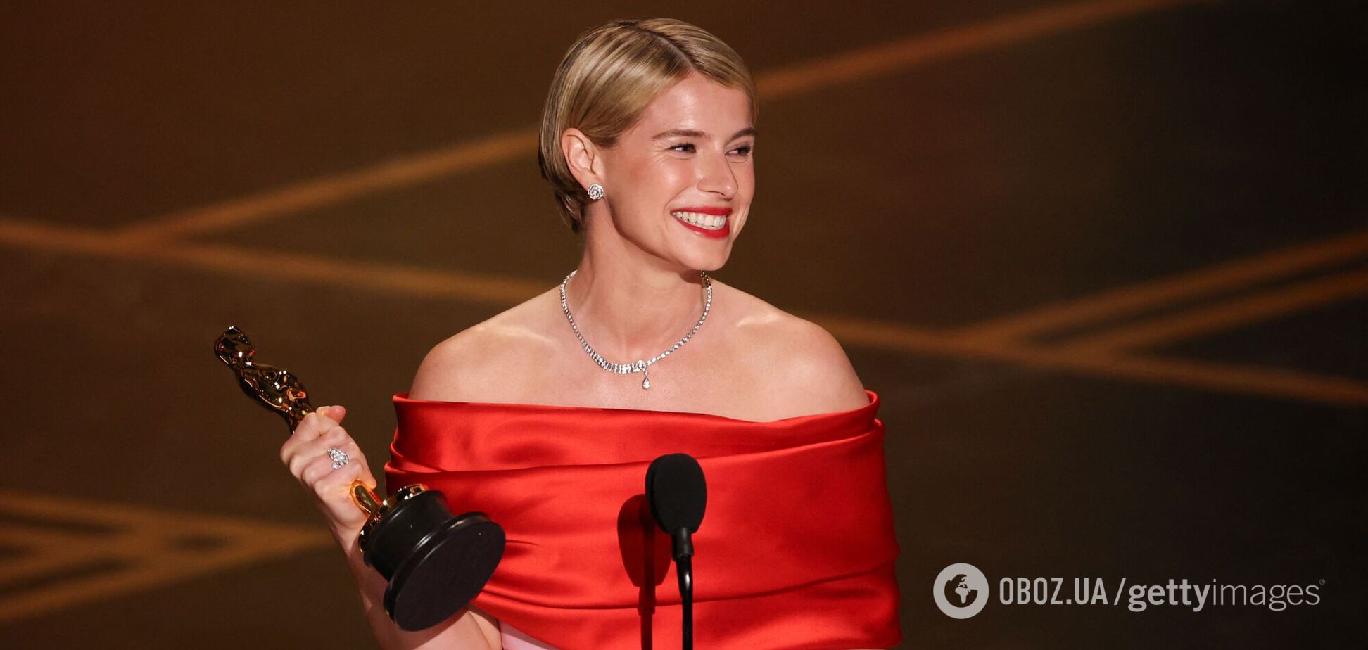 З червоної доріжки 'Оскара 2026': який вигляд має улюблений весняний манікюр зірок