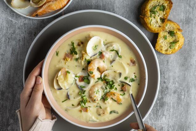 Ароматний вершковий суп з креветками: можна дуже смачно приготувати на вечерю
