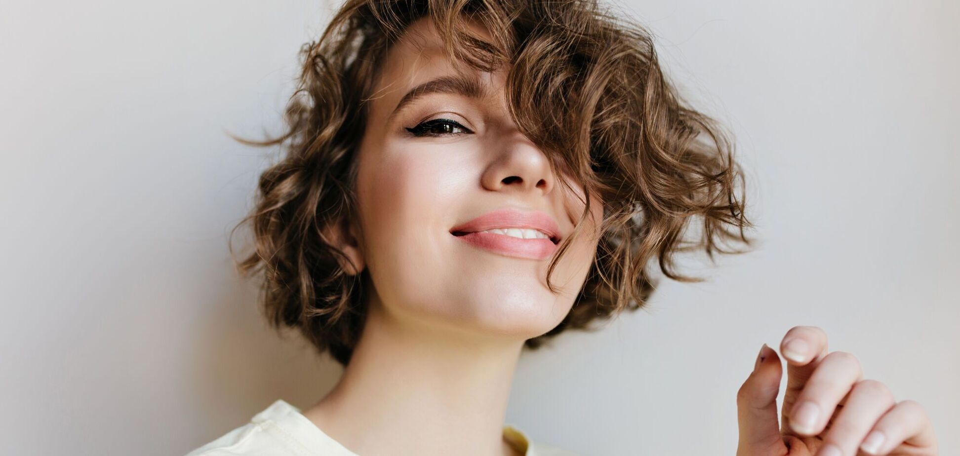 Вкладати не потрібно: названа ідеальна зачіска на весну 2026