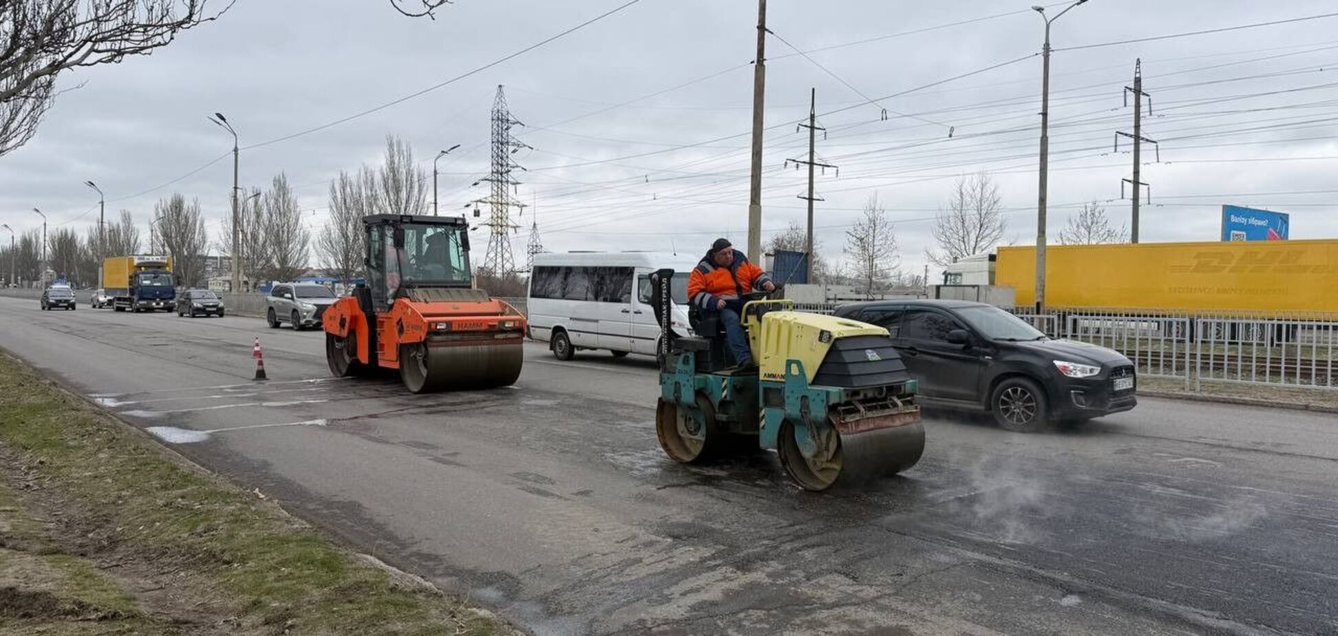 У Дніпрі після зими вже оновили понад 10 тисяч квадратних метрів доріг