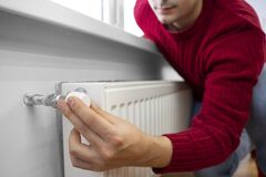 В Україні починають вимикати опалення: яке місто стане першим