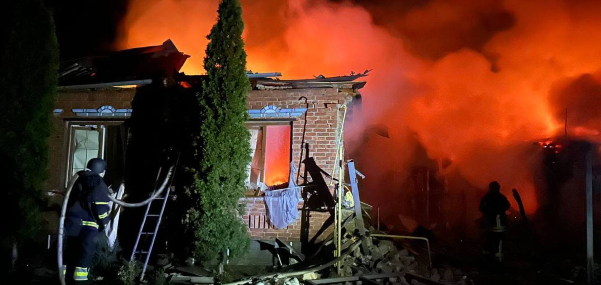 Оккупанты атаковали Золочев на Харьковщине: разрушен жилой дом, пострадали пять человек. Фото