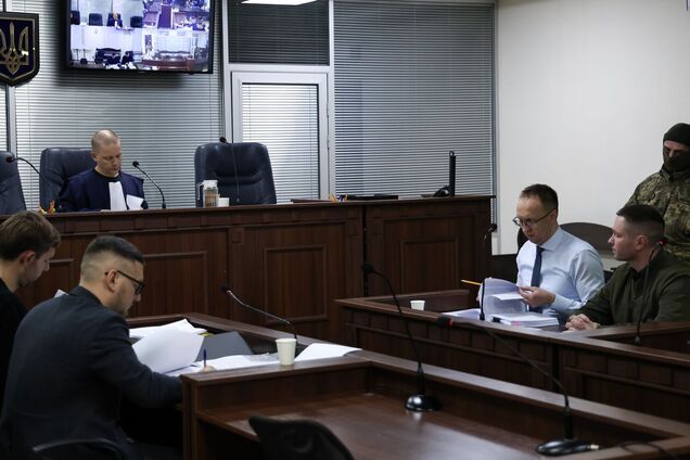 Хабарі й тиск на бізнес: які запобіжні заходи суд обрав високопосадовцям СБУ та посереднику