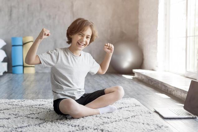 'Можно ли по физкультуре онлайн получить только 8 баллов?' Мама школьника-спортсмена из Харькова записала видео с криком души