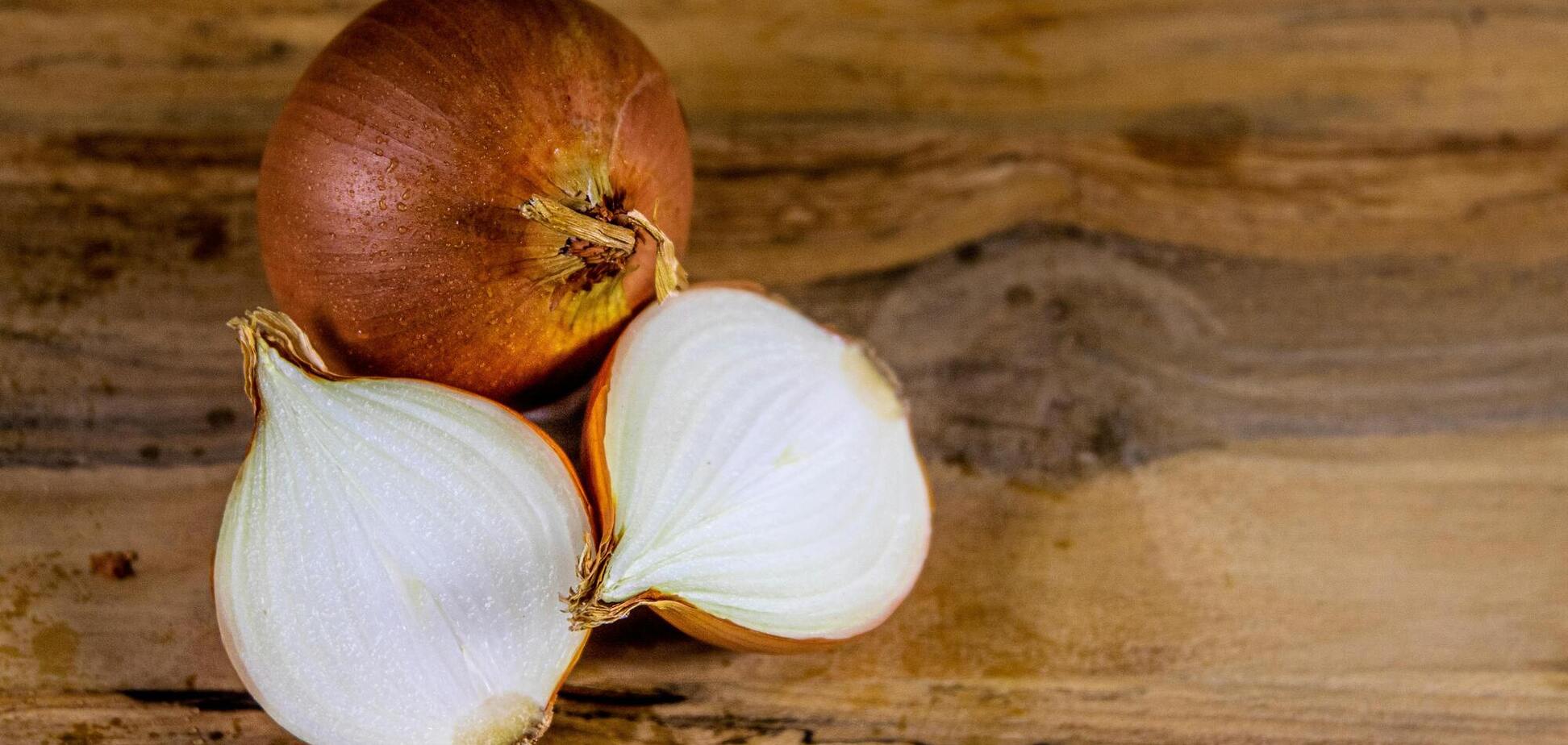 Никогда не режьте так лук! Что надо делать, чтобы обойтись без слез